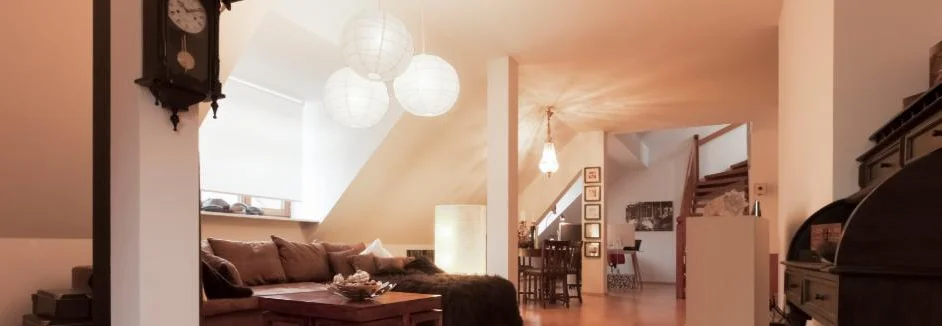 Gemütliches Wohnzimmer im Dachgeschoss